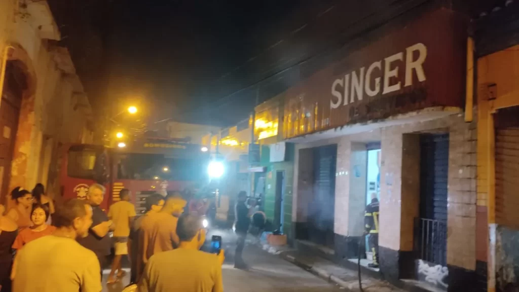 Incêndio atinge lojas Exitus Eletrônica e Singler Assistência Técnica em São Luís