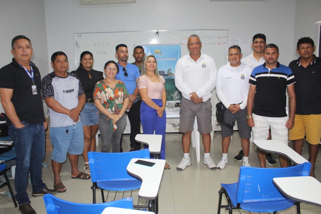 Prefeitura de Raposa, em parceria com a Capitania dos Portos, promove palestra sobre prevenção de acidentes no mar