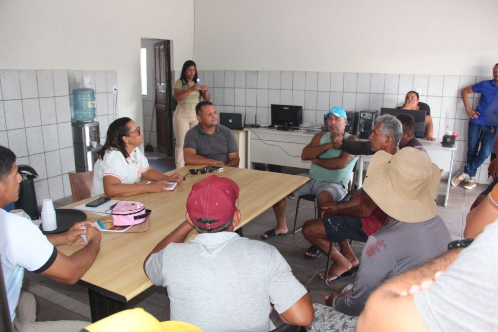 Secretaria de Pesca realiza reunião com pescadores de embarcações de madeira