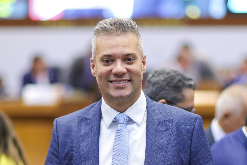 Neto Evangelista se encanta com Raposa e destaca potencial turístico: “A verdadeira Fronhas Maranhense